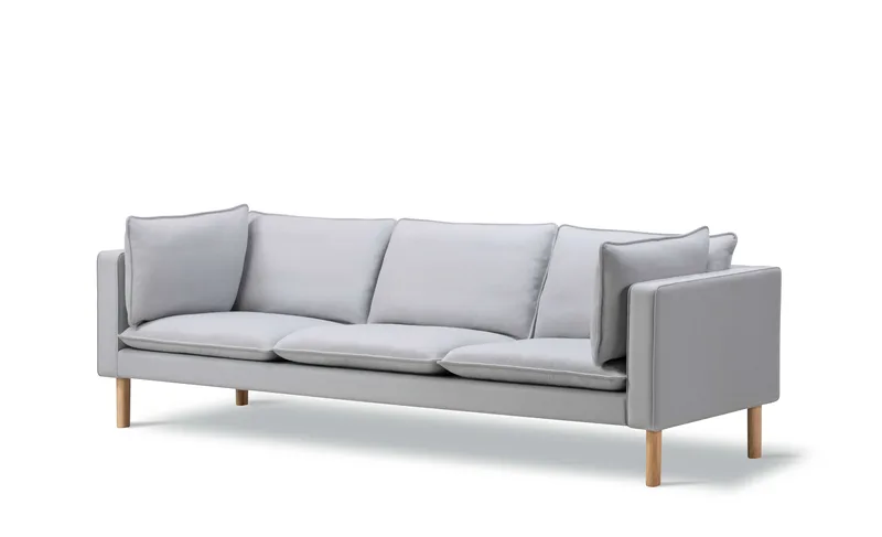 Jota Sofa on Legs, 3-pers., 231 cm by Fredericia in Twillwool 1001, Oak light oil, FSC Mix 70%, Arm cushions included – product photo 1 of 4