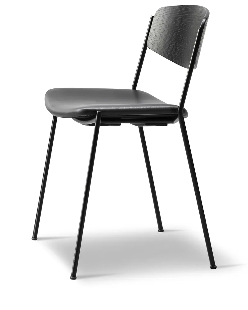 Lynderup Chair Seat upholstered by Fredericia in Leather Omni 301, Black, Black ash, FSC Mix 70%, Black lacquer – product photo 2 of 6