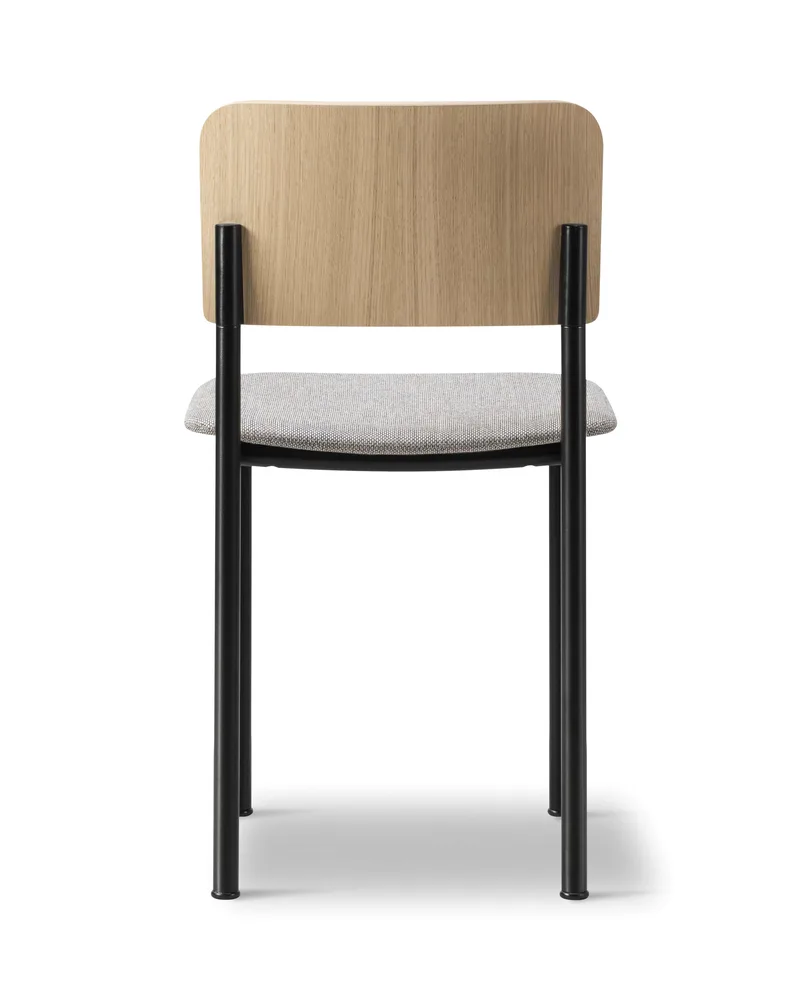 Plan Chair Seat Upholstered by Fredericia in Re-Wool 128, Oak lacquer, FSC Mix 70%, Black – product photo 1 of 4