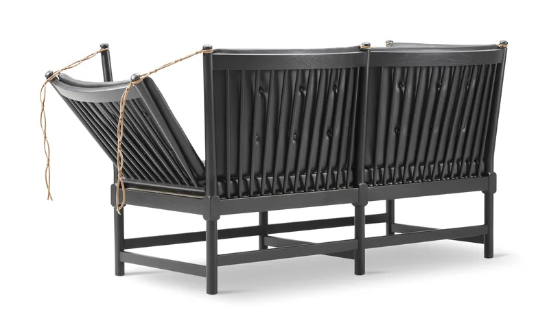 The Spoke-Back Sofa by Fredericia in Leather Omni 301, Black, Oak black lacquer, FSC Mix 70% – product photo 3 of 4