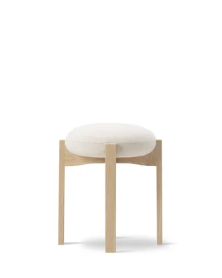 Pioneer Stool van Fredericia in Hallingdal 200, Oak lacquer, FSC Mix 70% – productfoto 3 van 3