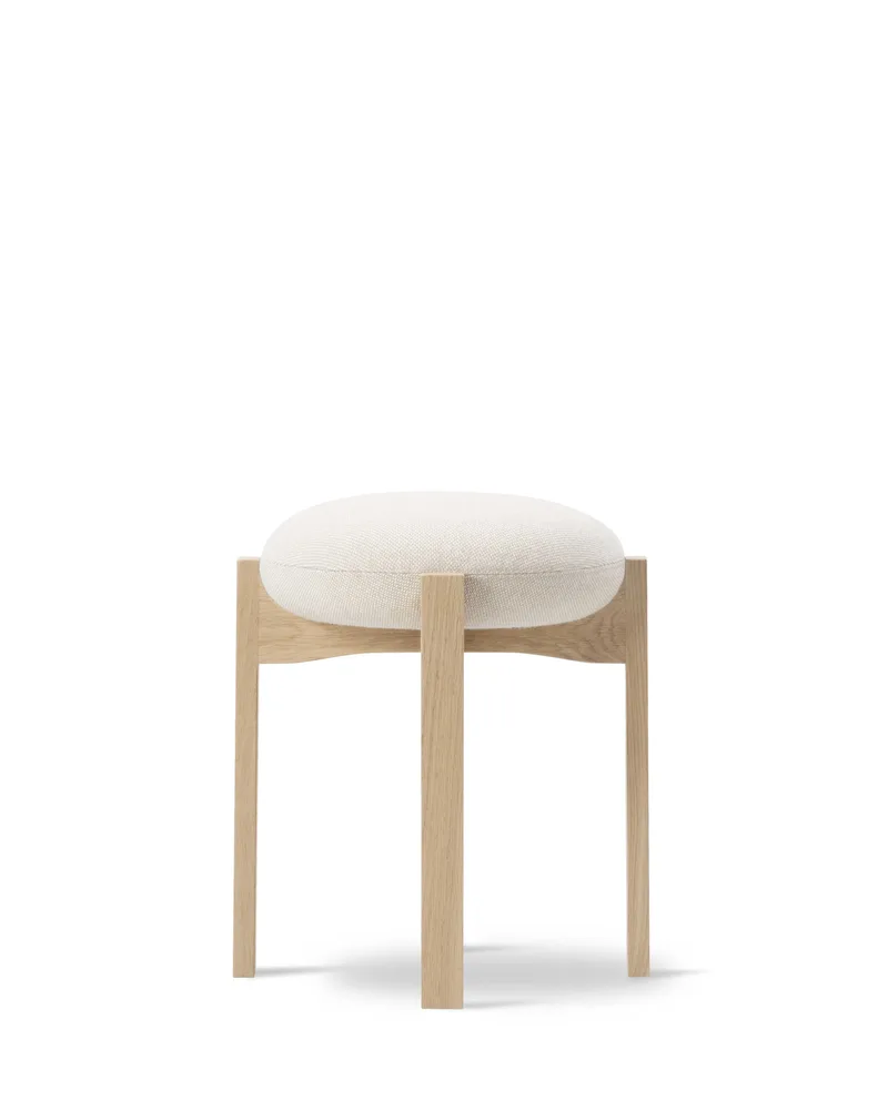 Pioneer Stool van Fredericia in Hallingdal 200, Oak lacquer, FSC Mix 70% – productfoto 3 van 3