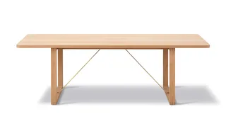 BM67 Coffee Table van Fredericia in Oak light oil, Brackets in brass – productfoto 3 van 3
