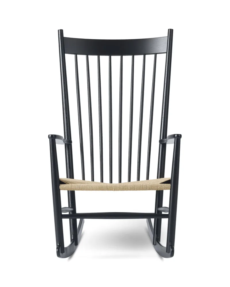 Wegner J16 Rocking Chair de Fredericia en Natural paper cord, Oak black lacquer, FSC Mix 70% – photo du produit