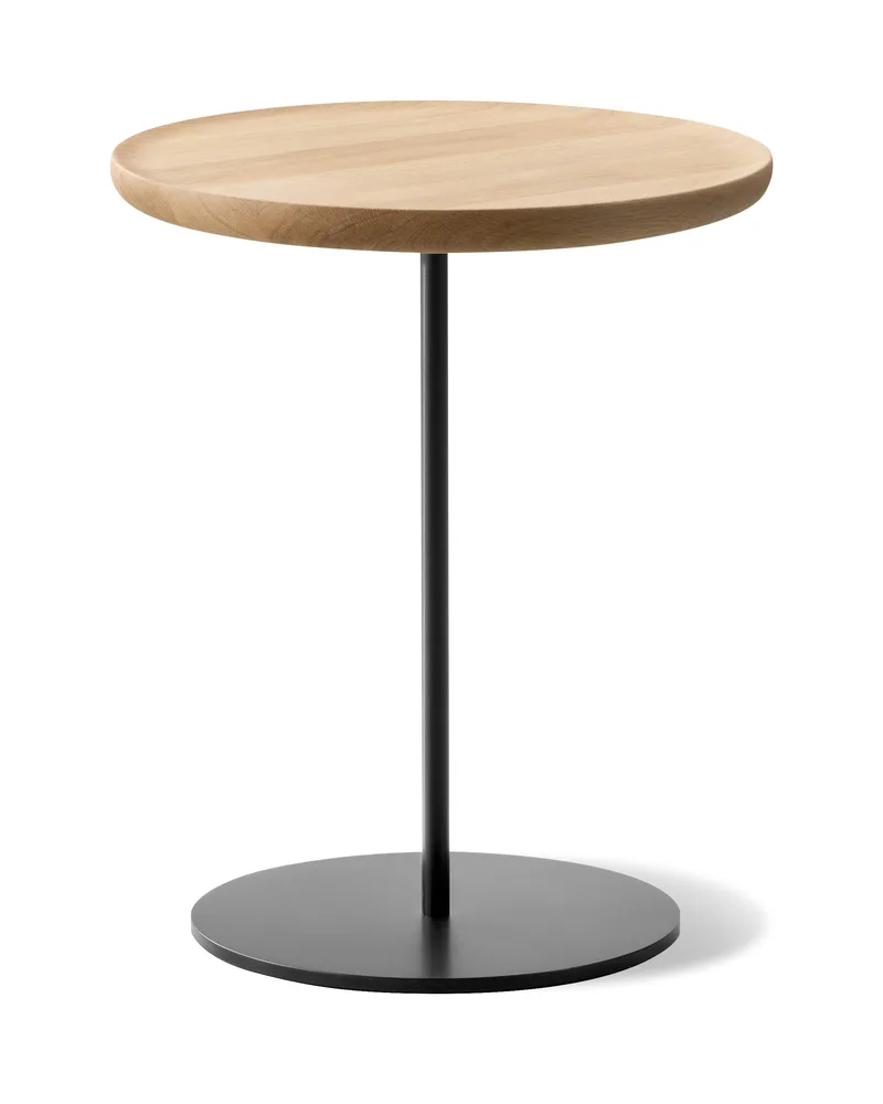 Pal Table Ø37,5 by Fredericia in Oak light oil, FSC Mix 70%, Black lacquer, Height 45 cm – product photo