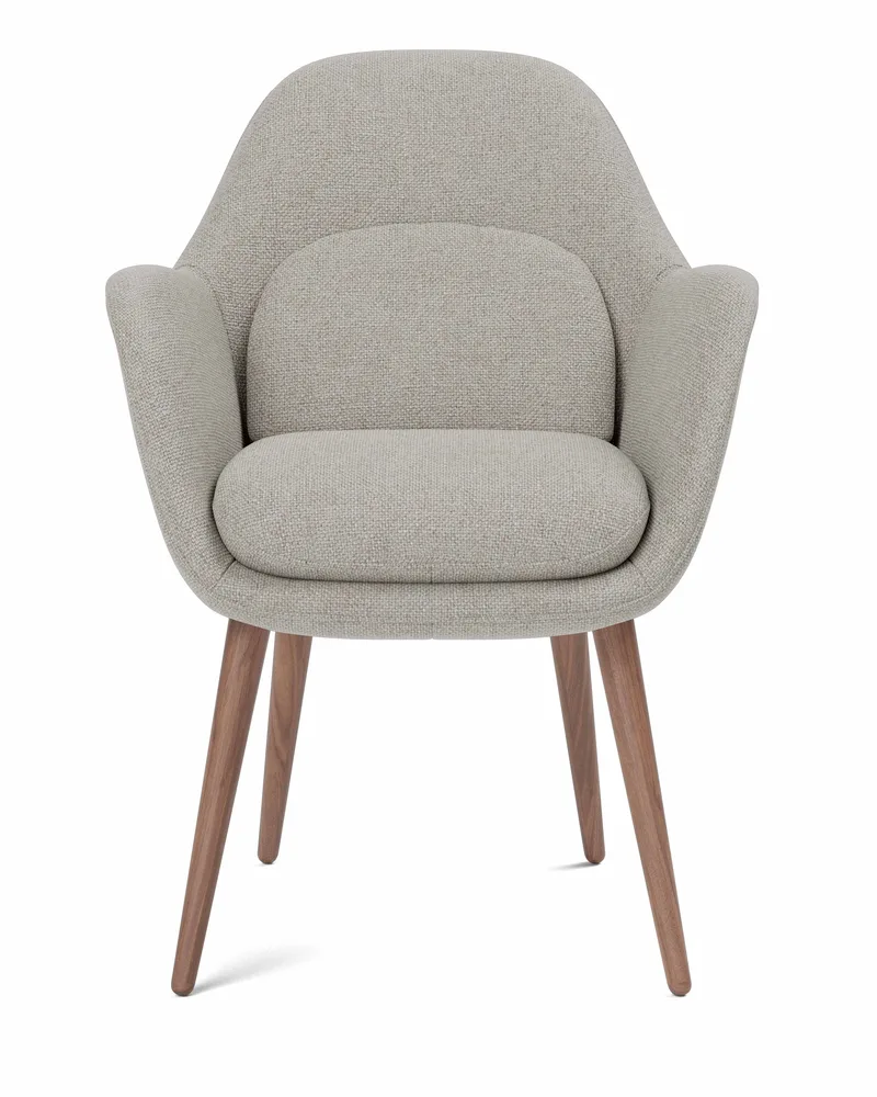 Swoon Dining Armchair Wood Base von Fredericia in Sunniva 717, Walnut lacquer – Produktfoto