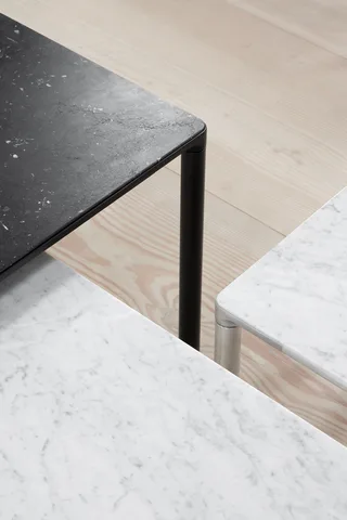Piloti Alu, 75x75 cm by Fredericia in Laminate Fenix NTM Black, Black lacquered aluminium, 35 cm – interior photo 1 of 3