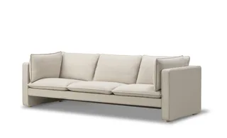 Jota Sofa, 3 seater, 231 cm van Fredericia in Vidar 146, Oak light oil, FSC Mix 70%, Arm cushions included – productfoto 1 van 6