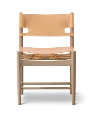 The Spanish Dining Chair de Fredericia en Leather, natural, Oak soap – photo du produit 5 sur 5