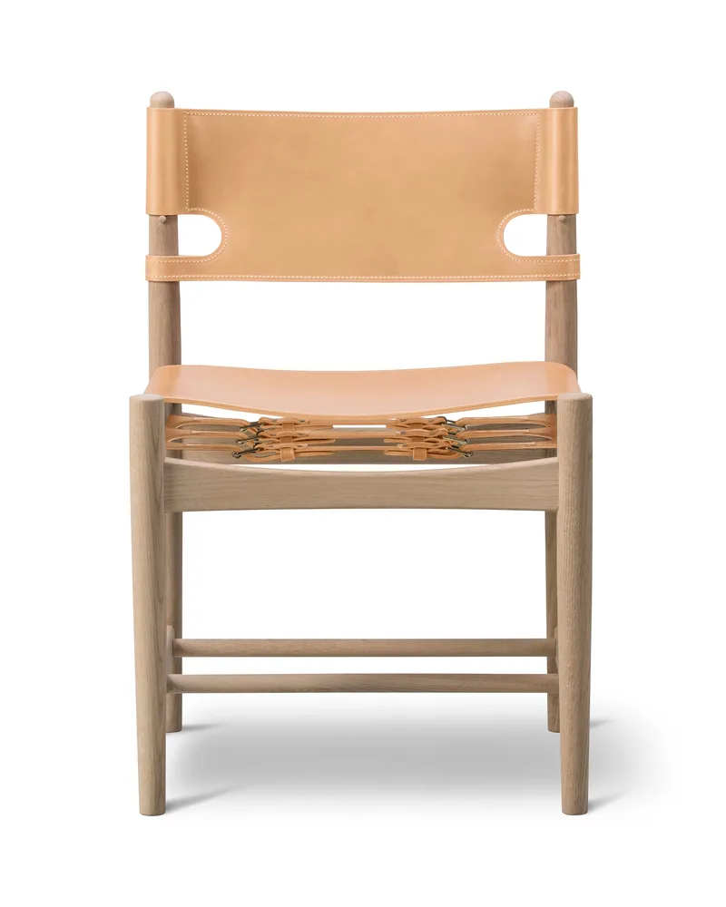 The Spanish Dining Chair de Fredericia en Leather, natural, Oak soap – photo du produit 5 sur 5