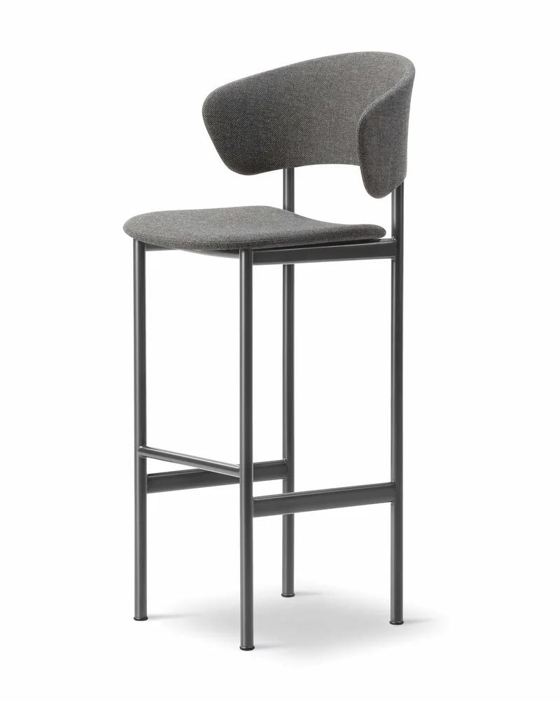 Plan Arm Barstool von Fredericia in Re-Wool 198, Black, Sh 78 cm – Produktfoto 1 von 4