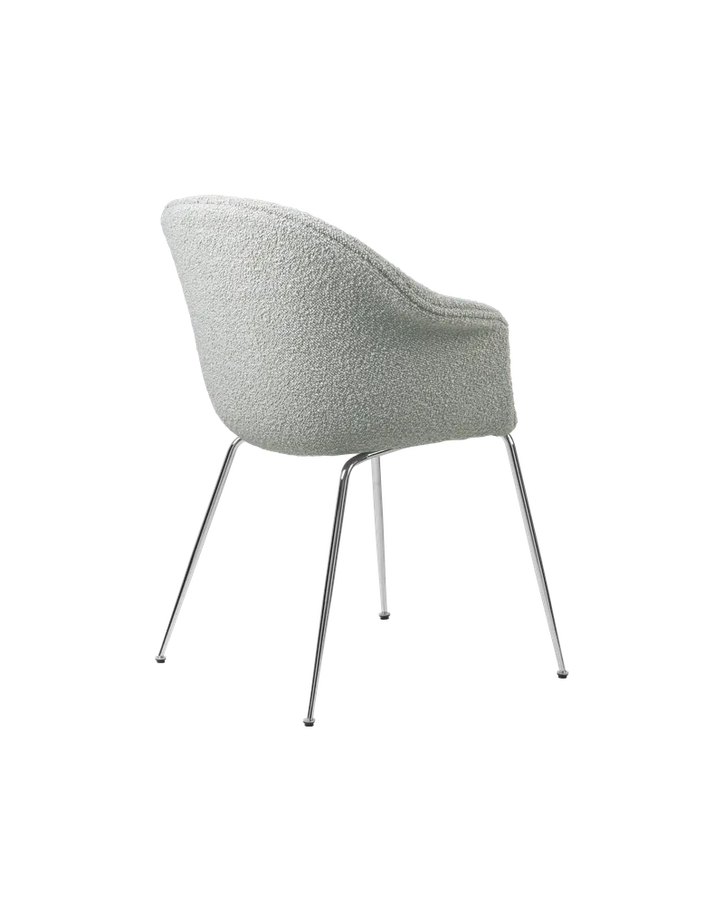 Bat Dining Chair, Fully Upholstered van GUBI in Karakorum, Dedar (004, Standard), Conic base, Chrome – productfoto 2 van 4