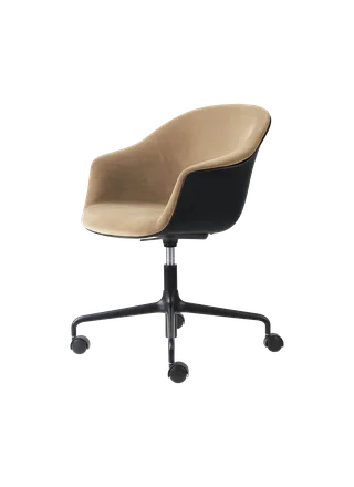 Bat Meeting Chair, Front Upholstered by GUBI in Dandy, GUBI (905 Dune, Standard) – product photo 3 of 3