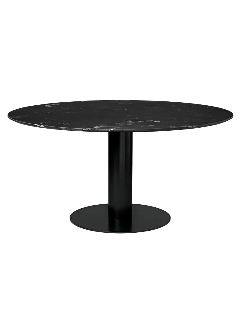 GUBI 2.0 Dining Table, Round von GUBI in Black Marquina Marble, Ø150 cm, Black base – Produktfoto