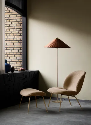 Beetle Lounge Chair by GUBI in Around Bouclé, Dedar (004, Standard), Brass Semi Matt – interior photo 2 of 6