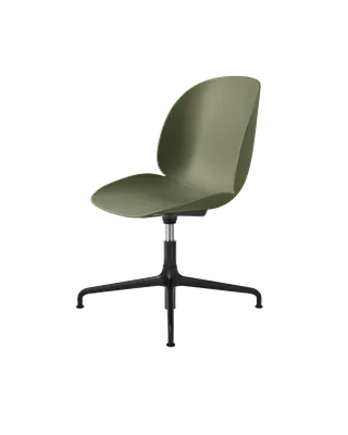 Beetle Meeting Chair, Un-Upholstered de GUBI en Fern Green, Height adjustable 4-star base – photo du produit 3 sur 3