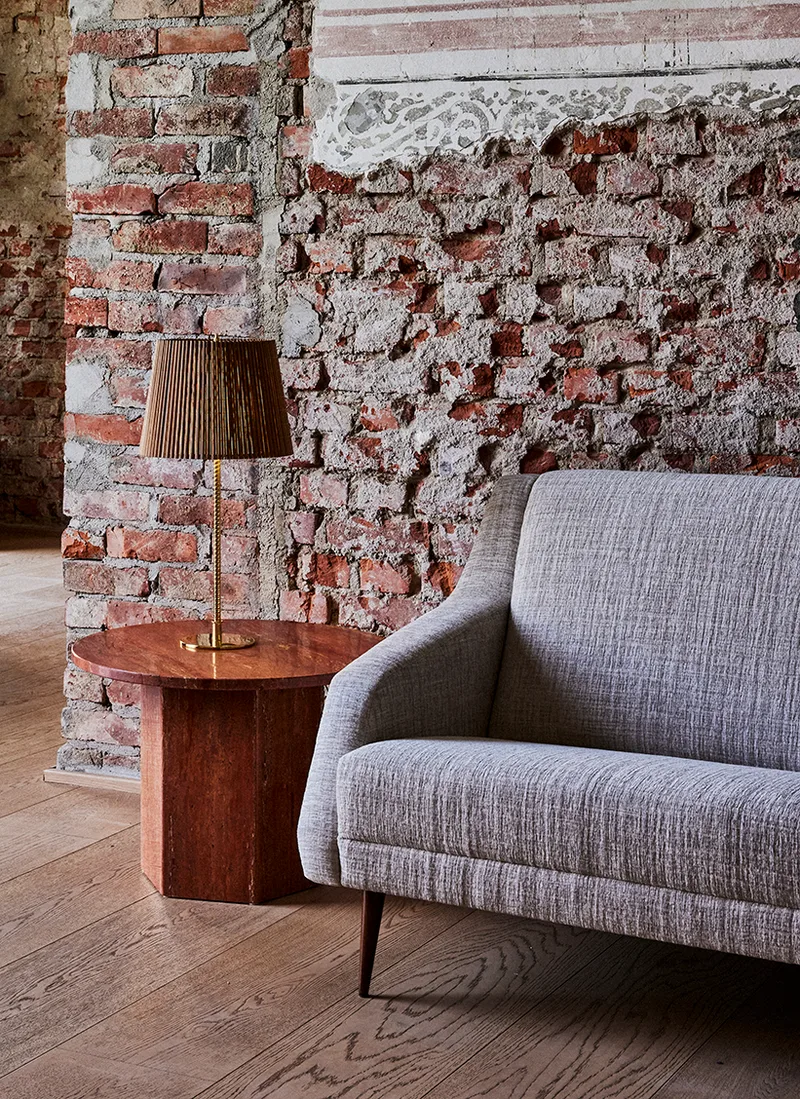 9205 Table Lamp von GUBI in Bamboo, Brass, EU – Ambientefoto 5 von 6