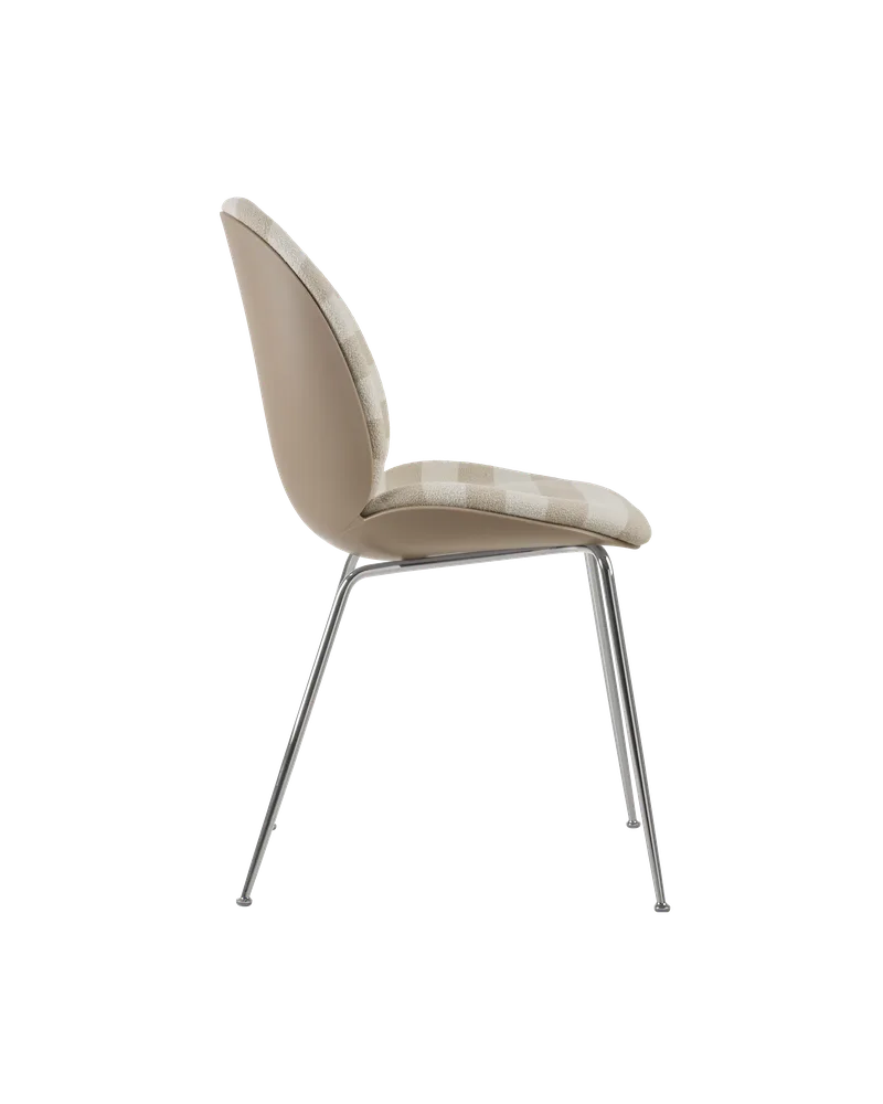 Beetle Dining Chair, Front Upholstered von GUBI in Kvadrat Sahco, Acca Stripe 0131, Chrome, New Beige – Produktfoto 4 von 5