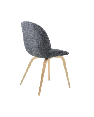 Beetle Dining Chair, Fully Upholstered von GUBI in Around Bouclé, Dedar (023, Standard), Wood base, Oak Semi Matt – Produktfoto 4 von 5