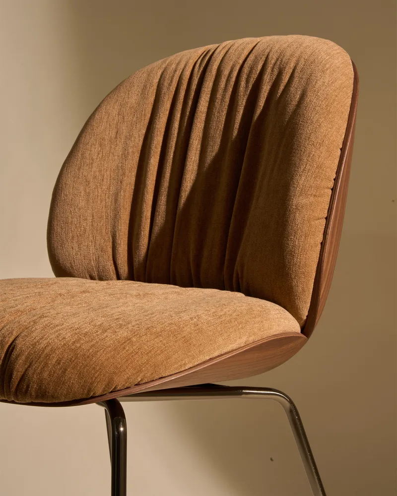 Beetle Soft Dining Chair, Front Upholstered by GUBI in Belsuede Special FR, Dedar (132, Standard), American Walnut Semi Matt Lacquered, Black Chrome – interior photo 3 of 7