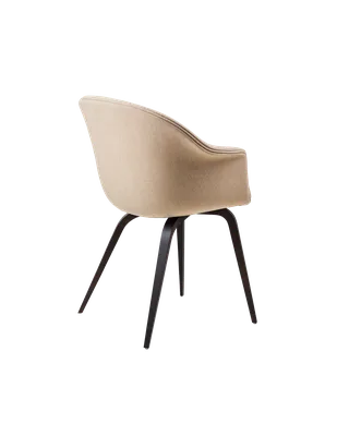 Bat Dining Chair, Fully Upholstered van GUBI in Remix 3, Kvadrat (233, Standard), Wood base, Smoked Oak – productfoto 3 van 4