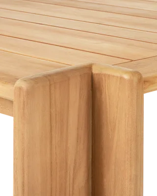 Atmosfera Dining Table de GUBI en 281 × 105 cm, Natural teak, Natural teak – photo d’ambiance 1 sur 7