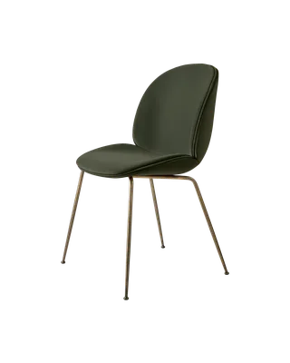Beetle Dining Chair, Fully Upholstered von GUBI in Sunday, Dedar (018, Standard), Conic base, Antique Brass – Produktfoto 5 von 5