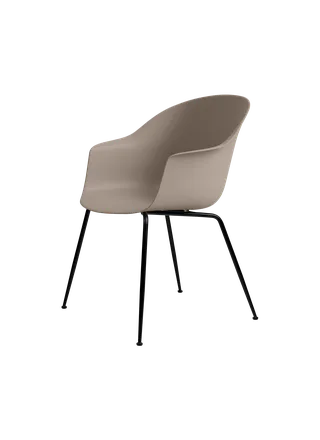 Bat Dining Chair, Un-Upholstered van GUBI in New Beige, Matt Black, Conic base – productfoto 4 van 4