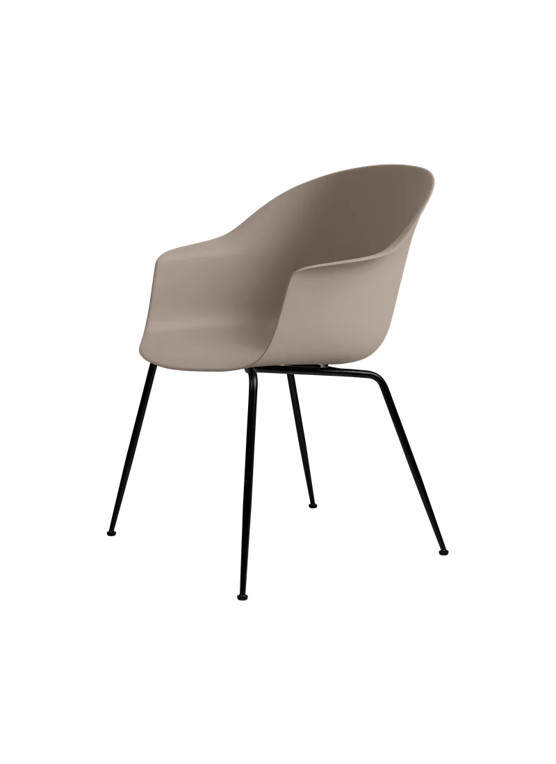 Bat Dining Chair, Un-Upholstered van GUBI in New Beige, Matt Black, Conic base – productfoto 4 van 4
