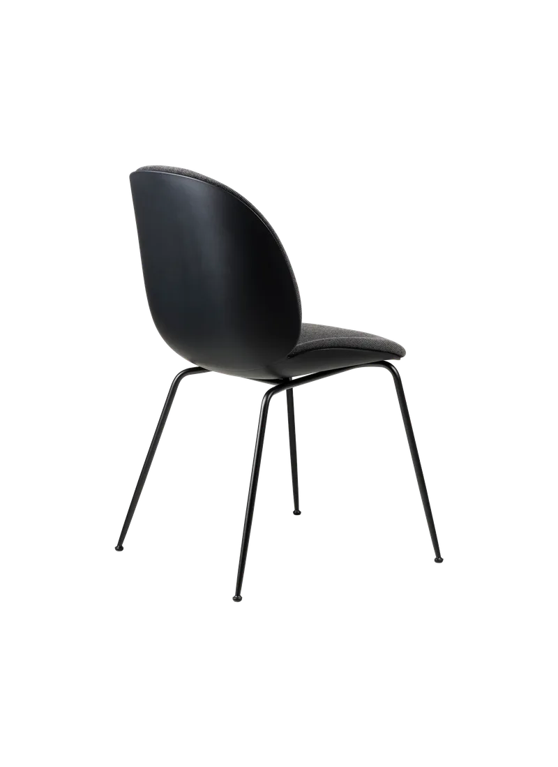 Beetle Dining Chair, Front Upholstered van GUBI in Hallingdal 65, Kvadrat (173, Standard), Matt Black, Black – productfoto 2 van 6