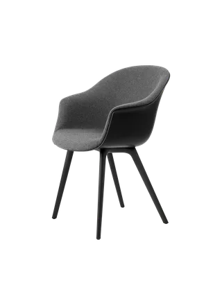 Bat Dining Chair, Front Upholstered de GUBI en Hallingdal 65, Kvadrat (173, Standard), Plastic base, Black – photo du produit 5 sur 5