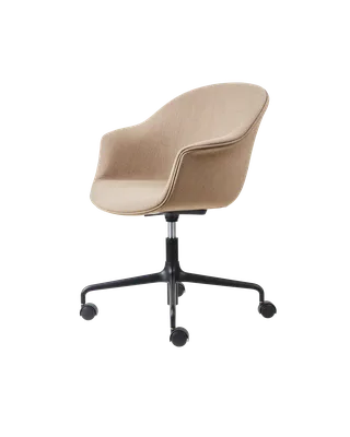 Bat Meeting Chair, Fully Upholstered de GUBI en Remix 3, Kvadrat (233, Standard), Height adjustable 4-star base w. castors, Matt Black – photo du produit 4 sur 4