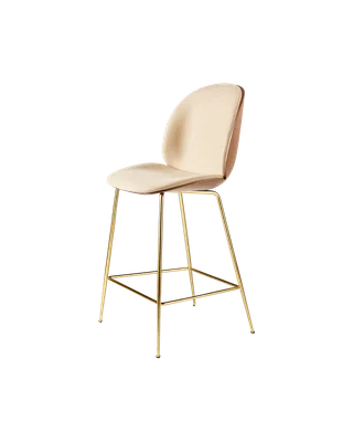 Beetle Counter Chair, 3D Veneer & Front Upholstered von GUBI in American Walnut Semi Matt Lacquered, Brass Semi Matt, Flair Special FR, Dedar (134, Standard) – Produktfoto 2 von 2