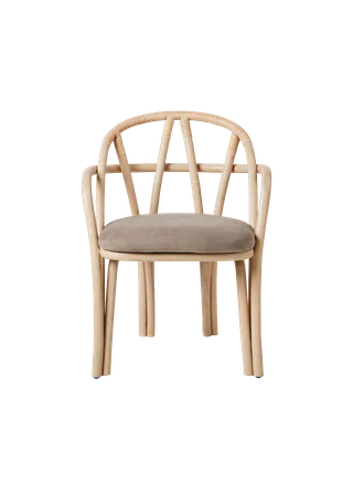 Bistra Dining Armchair van GUBI in Fustagno, GUBI (002, Standard), Natural Lacquered Rattan – productfoto 3 van 6