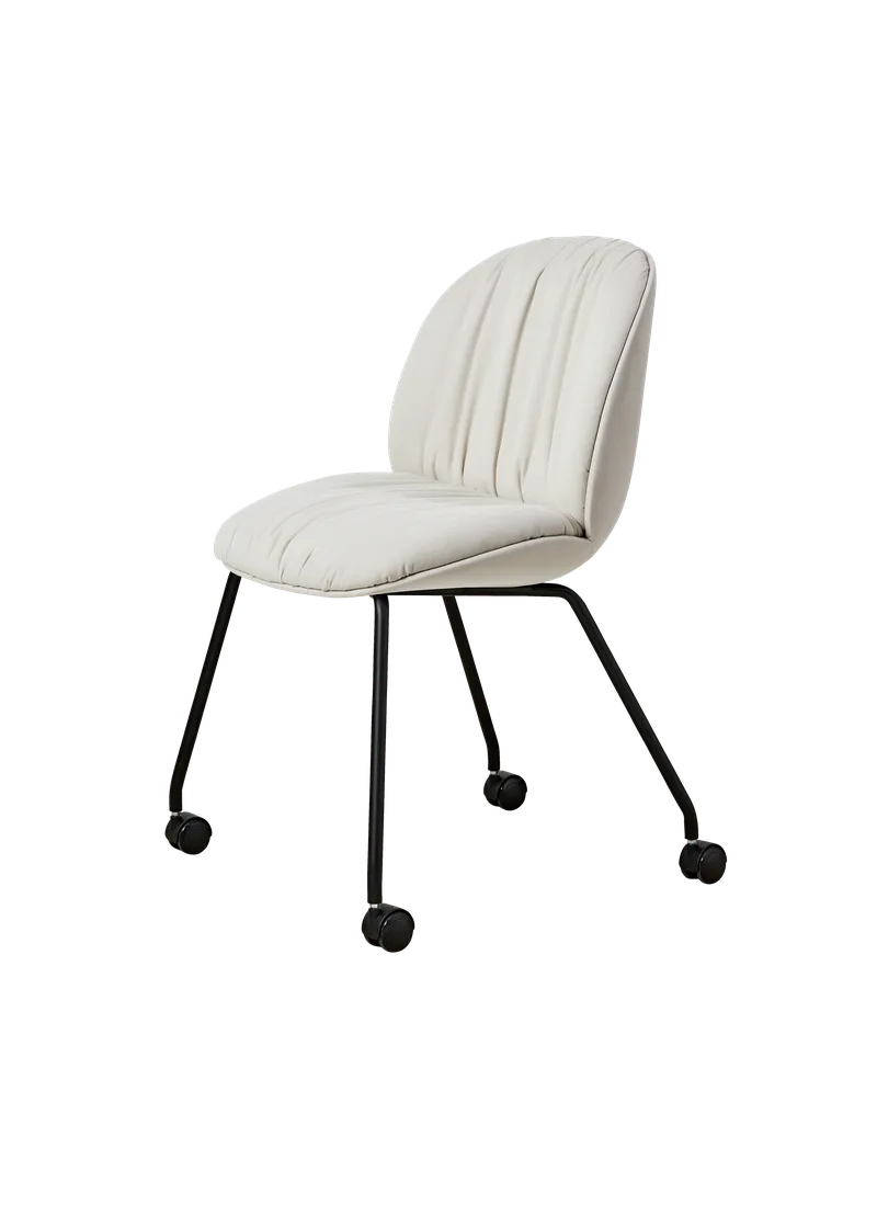 Beetle Soft Meeting Chair by GUBI in Reales, GUBI (001, Standard), 4 legs w. castors – product photo
