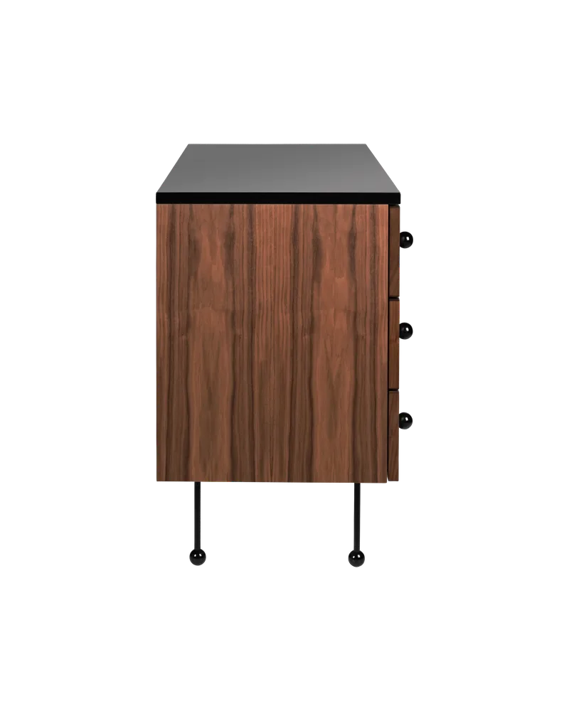 62 Sideboard von GUBI in 3 drawer, Walnut / Black – Produktfoto 2 von 5
