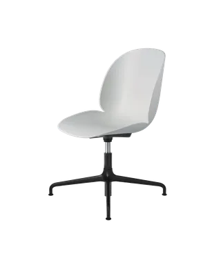 Beetle Meeting Chair, Un-Upholstered de GUBI en Lunar Gray, Height adjustable 4-star base – photo du produit 3 sur 3