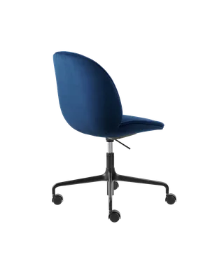 Beetle Meeting Chair, Fully Upholstered van GUBI in Sunday, Dedar (003, Standard), Height adjustable 4-star base w. castors, Matt Black – productfoto 2 van 3
