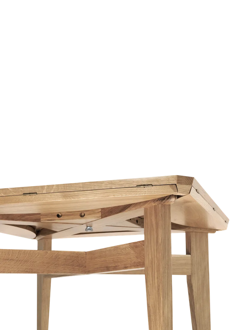 B-Table Dining Table, Pivoting Extendable Top by GUBI in Oak Matt Lacquered, Oak Matt Lacquered, 85 × 85 / Ø116 cm – product photo 4 of 6