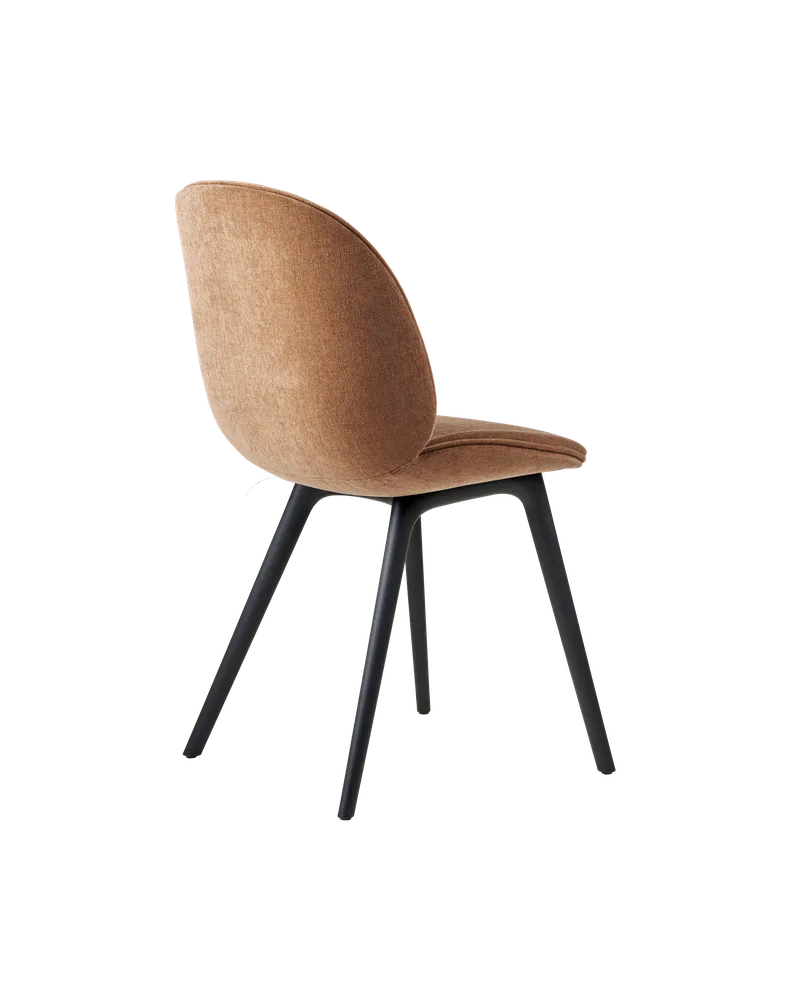 Beetle Dining Chair, Fully Upholstered von GUBI in Belsuede Special FR, Dedar (132, Standard), Plastic base, Black – Produktfoto 4 von 5