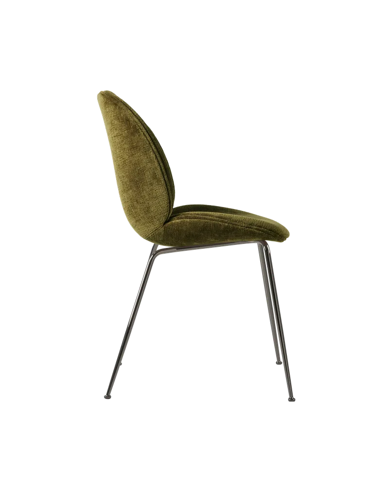 Beetle Dining Chair, Fully Upholstered van GUBI in Mumble, Glamour Group (40, Standard), Conic base, Black Chrome – productfoto 3 van 5