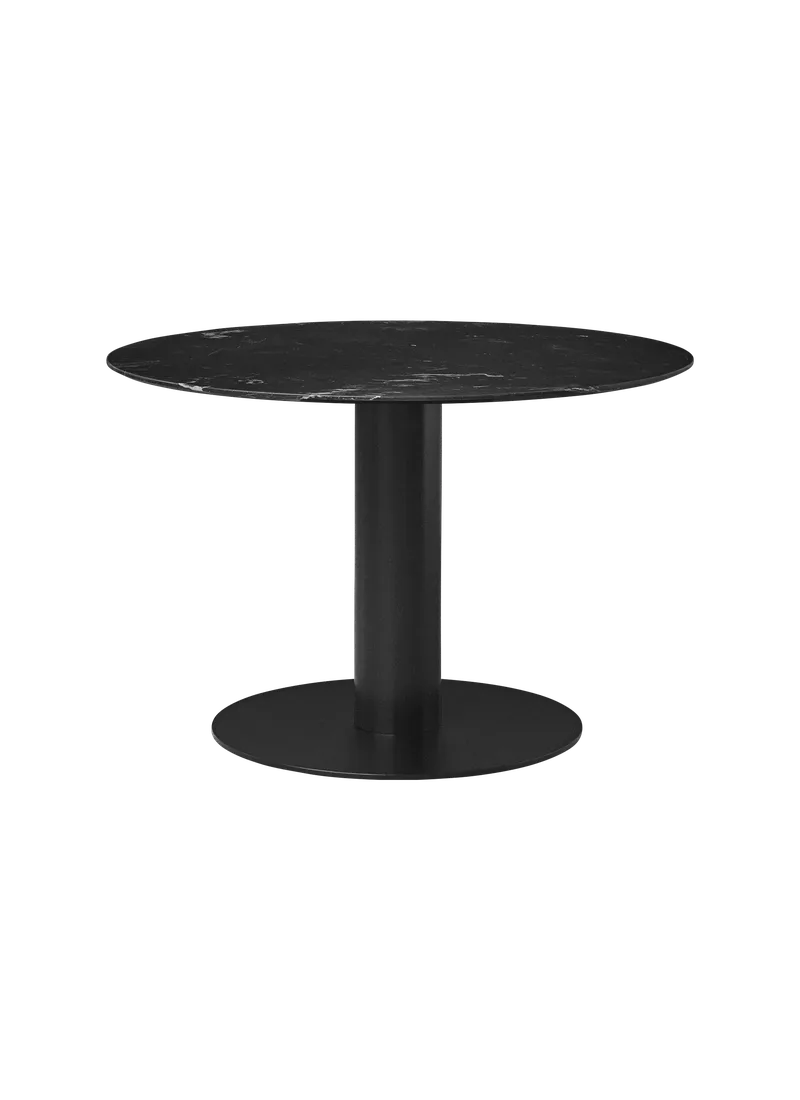 GUBI 2.0 Dining Table, Round van GUBI in Black Marquina Marble, Ø110 cm, Black base – productfoto