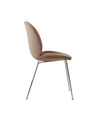 Beetle Dining Chair, Fully Upholstered von GUBI in Sunday, Dedar (034, Standard), Conic base, Chrome – Produktfoto 3 von 5