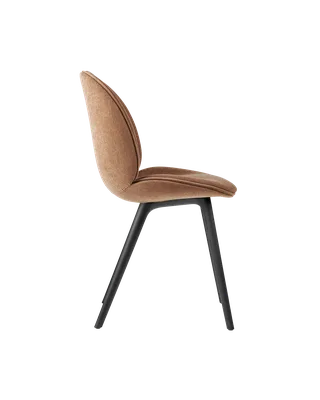 Beetle Dining Chair, Fully Upholstered von GUBI in Belsuede Special FR, Dedar (132, Standard), Plastic base, Black – Produktfoto 2 von 5