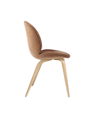 Beetle Dining Chair, Fully Upholstered von GUBI in Belsuede Special FR, Dedar (132, Standard), Wood base, Oak Semi Matt Lacquered – Produktfoto 2 von 5
