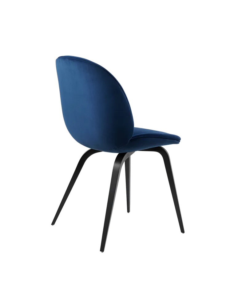 Beetle Dining Chair, Fully Upholstered von GUBI in Sunday, Dedar (003, Standard), Wood base, Black Stained Beech – Produktfoto 3 von 5