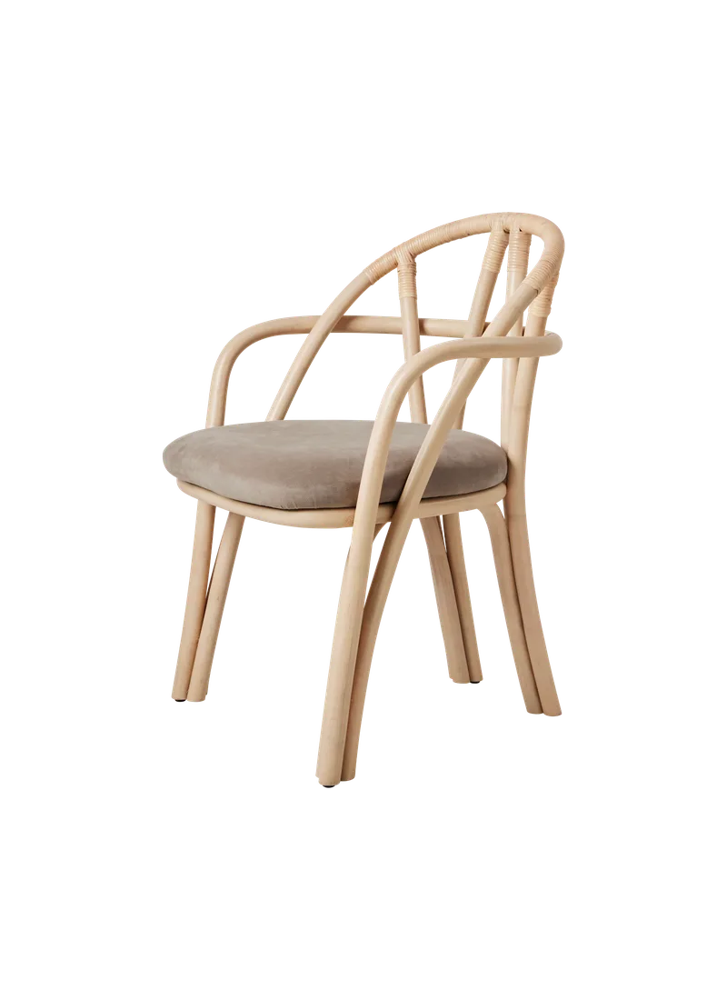 Bistra Dining Armchair van GUBI in Fustagno, GUBI (002, Standard), Natural Lacquered Rattan – productfoto 6 van 6
