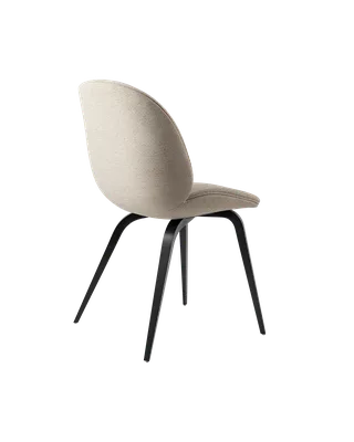 Beetle Dining Chair, Fully Upholstered von GUBI in Tempt, Gabriel (61168, Standard), Wood base, Black Stained Beech – Produktfoto 4 von 5