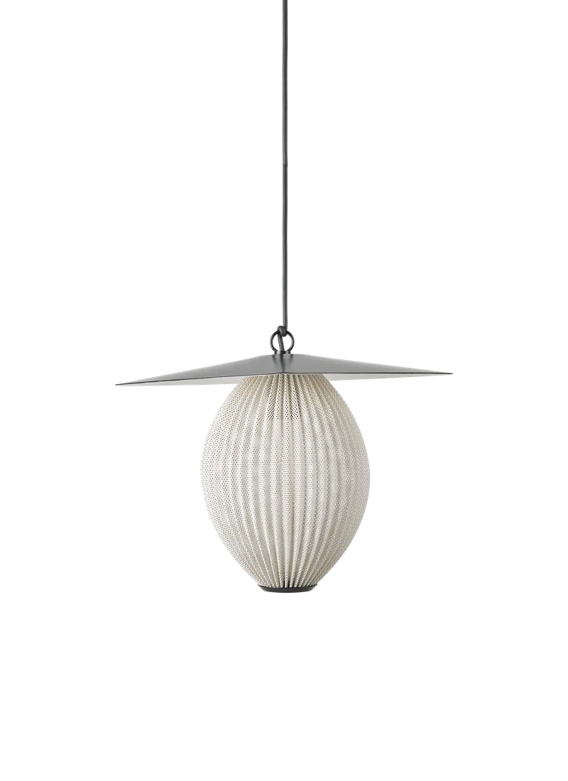 Satellite Pendant, Outdoor by GUBI in Cream White Semi Matt, Ø22 × 31,5 cm, EU – product photo