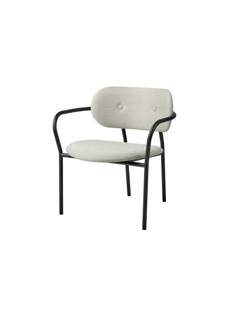 Coco Lounge Chair, Fully Upholstered van GUBI in Eero Special FR, Dedar (106, Standard), Black – productfoto